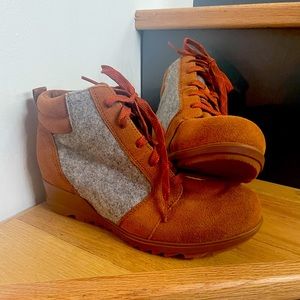 Sorel Evie Booties Size 9.5